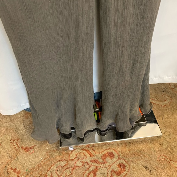 Elizabeth and James silk/cotton jumpsuit. Size 4 - Picture 4 of 8